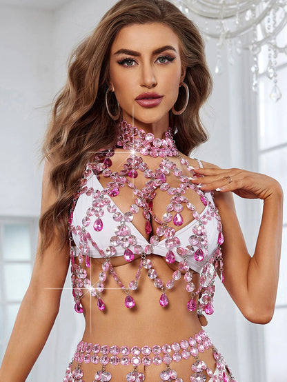 Lyxig rygglös strassklänning i metallisk mesh